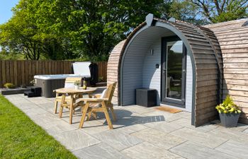 Y Dderwen Holiday Cottage