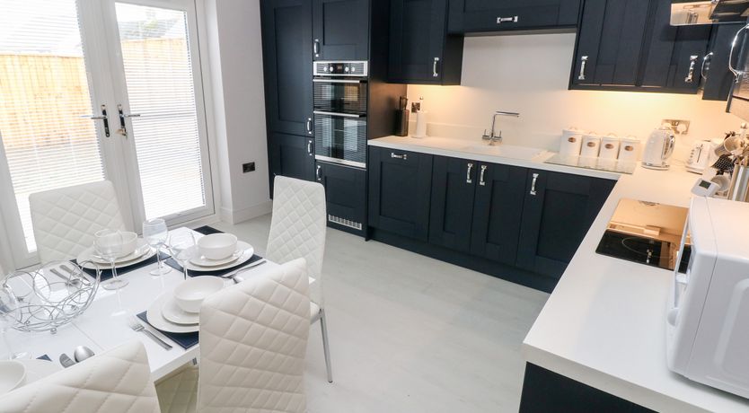 Photo of LunaRoxx, 6 Meadow Gardens, Kilgetty