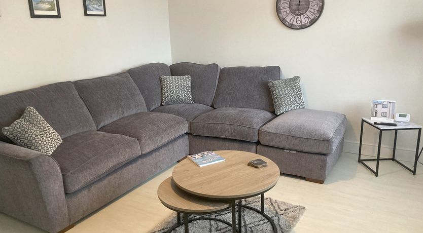 Photo of LunaRoxx, 6 Meadow Gardens, Kilgetty