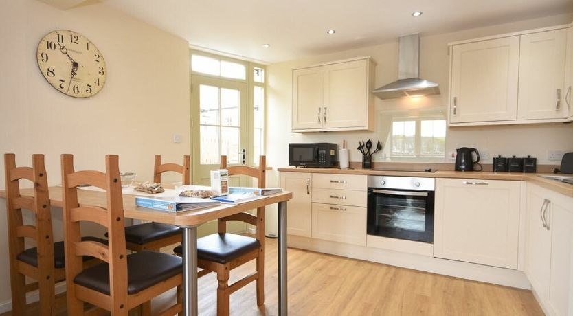 Photo of Castle View (Glororum)