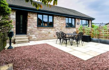 Polished Pebble Holiday Cottage