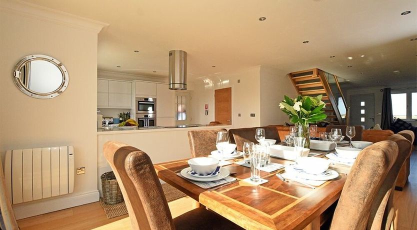 Photo of Farne Cottage