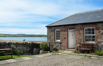 Kittiwake Cottage, Budle Bay Holiday Cottage