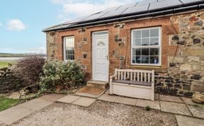 Photo of Kittiwake Cottage, Budle Bay