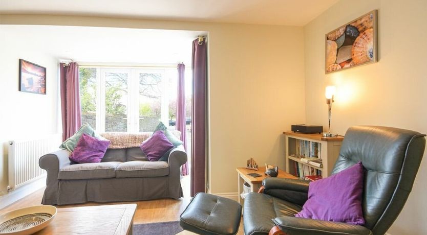 Photo of Schooner Court No2