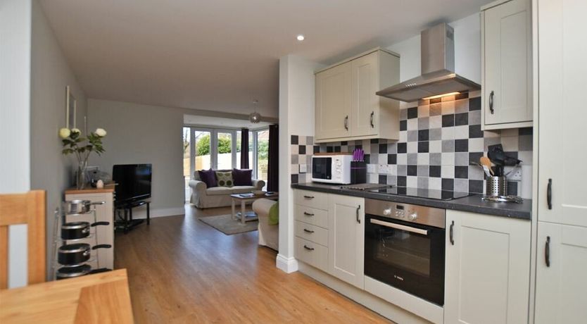 Photo of Schooner Court No2