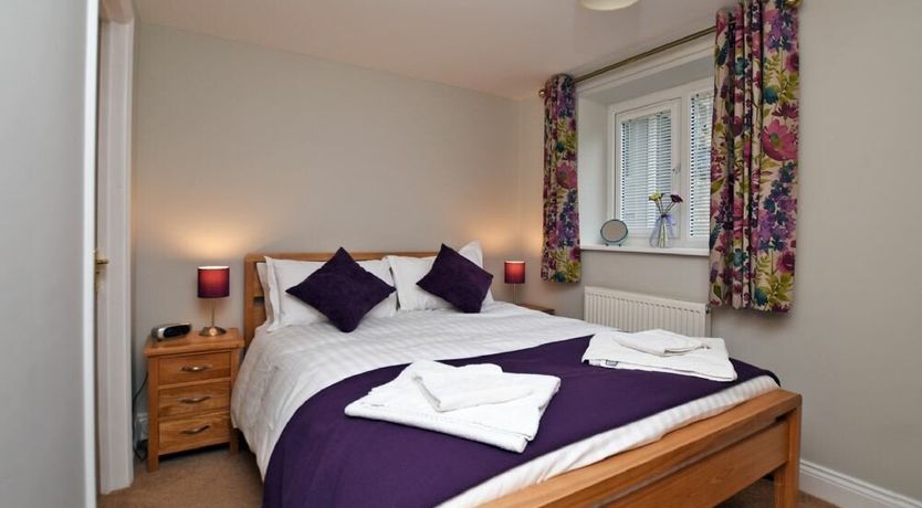 Photo of Schooner Court No2