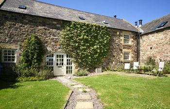 Budle Granary Holiday Cottage