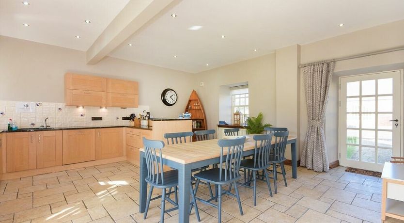 Photo of Budle Granary