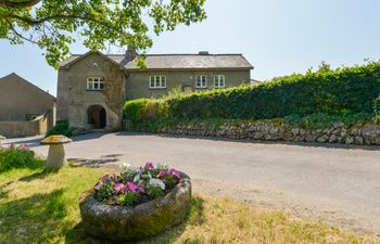 Twelve Oaks Farmhouse Holiday Cottage