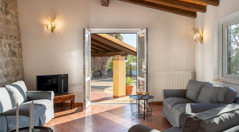 Photo of Prosecco on the Pebbles