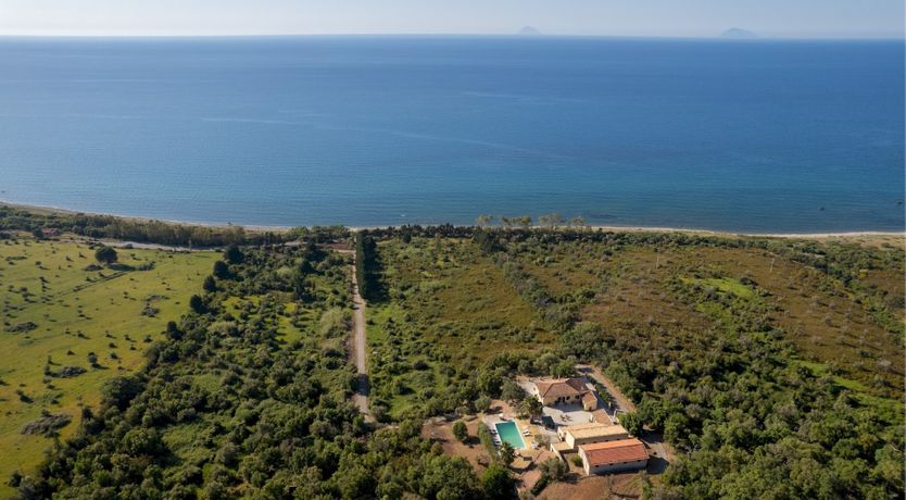 Photo of Prosecco on the Pebbles