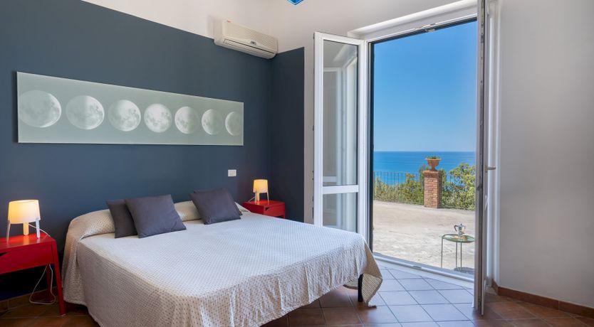 Photo of Prosecco on the Pebbles