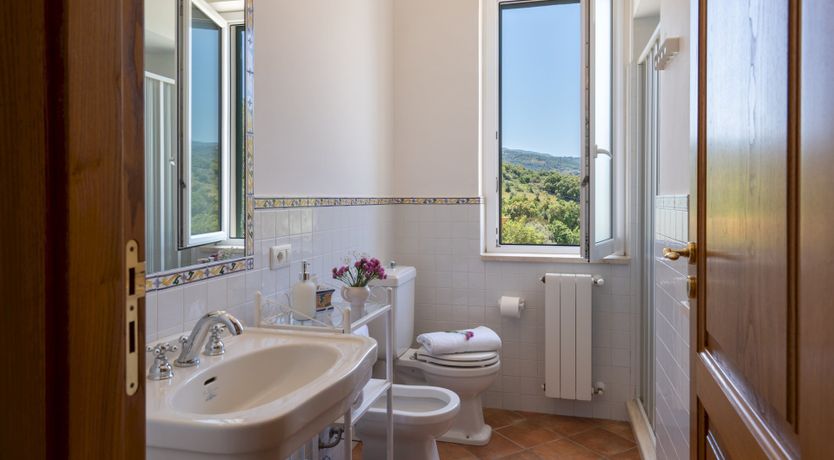 Photo of Prosecco on the Pebbles