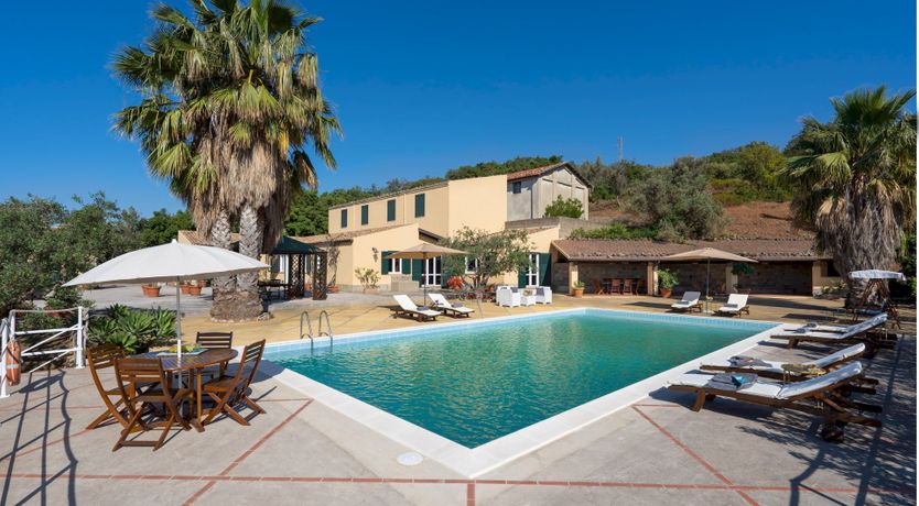 Photo of Prosecco on the Pebbles