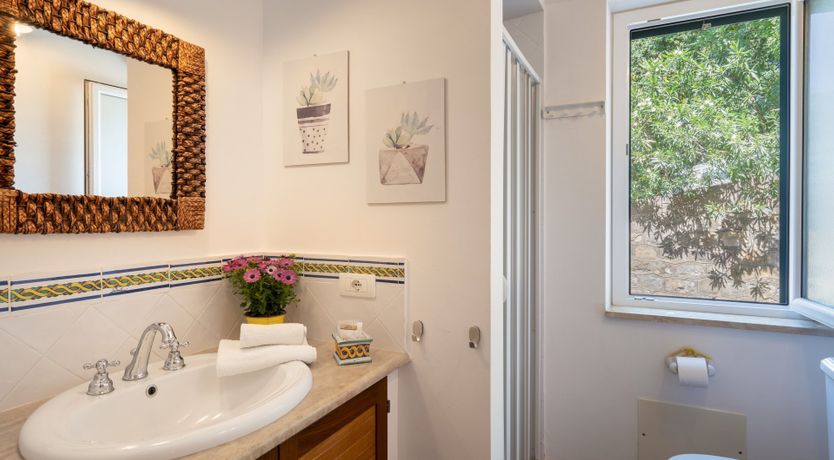 Photo of Prosecco on the Pebbles