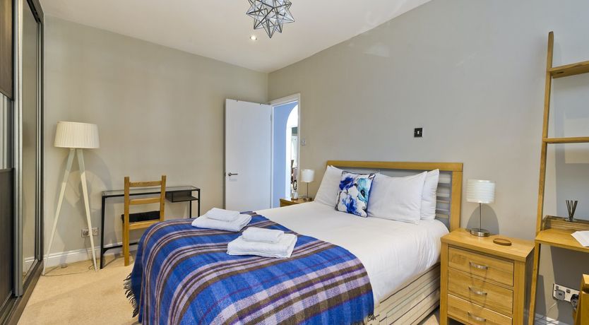 Photo of Hampstead Hedgerow