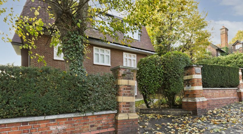 Photo of Hampstead Hedgerow