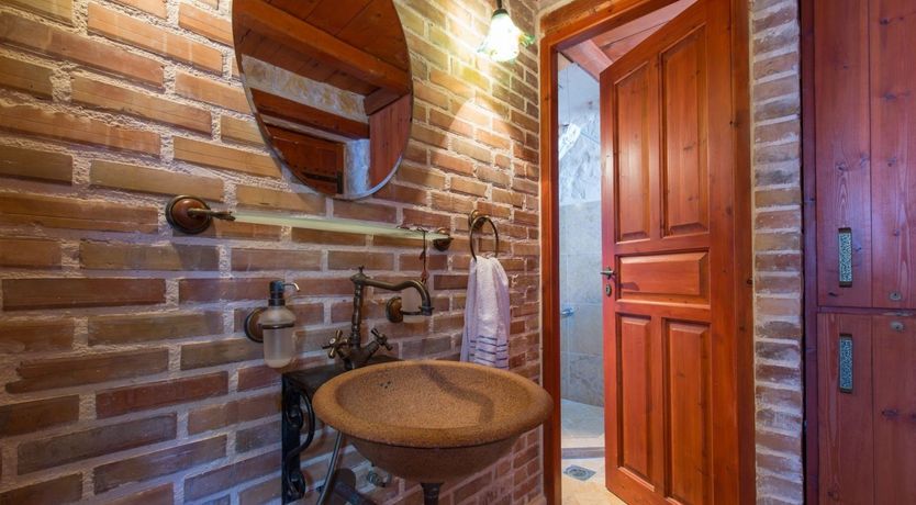 Photo of The Legend of Luxury