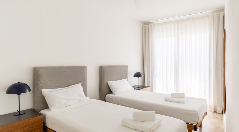 Photo of The Pearlescent King