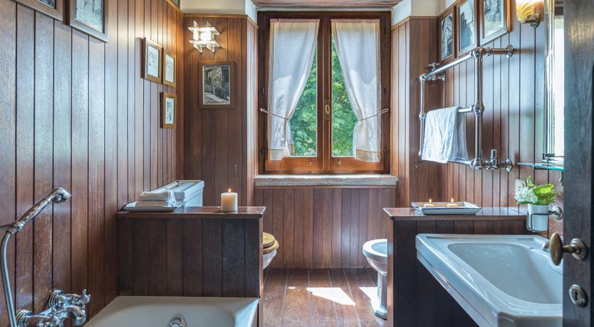 Photo of Whispering Walls