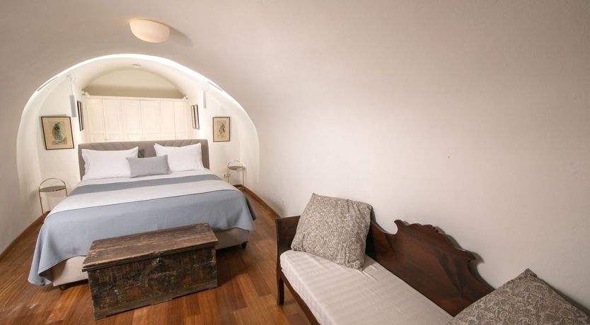 Photo of Don't It Make My Brown Eyes Blue