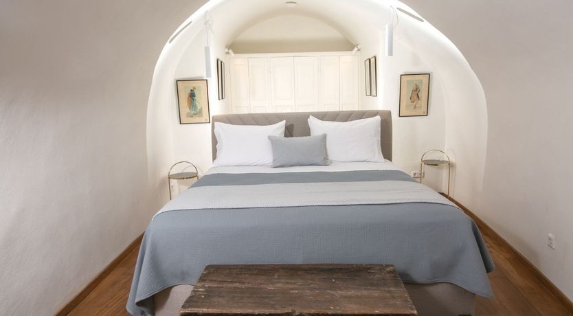 Photo of Don't It Make My Brown Eyes Blue