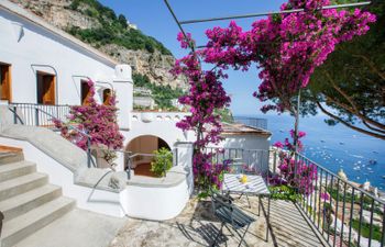 Amalfi Postcard Villa