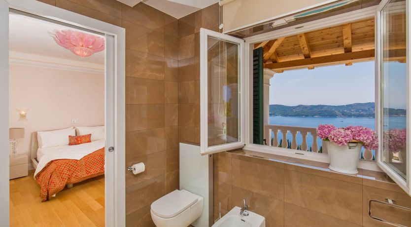 Photo of Land of a Thousand Islands