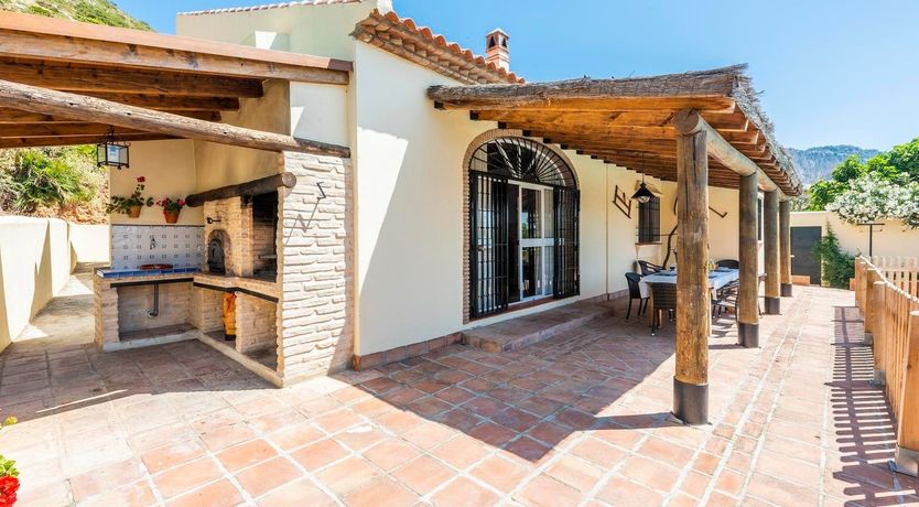 Photo of On Hibiscus Hilltop