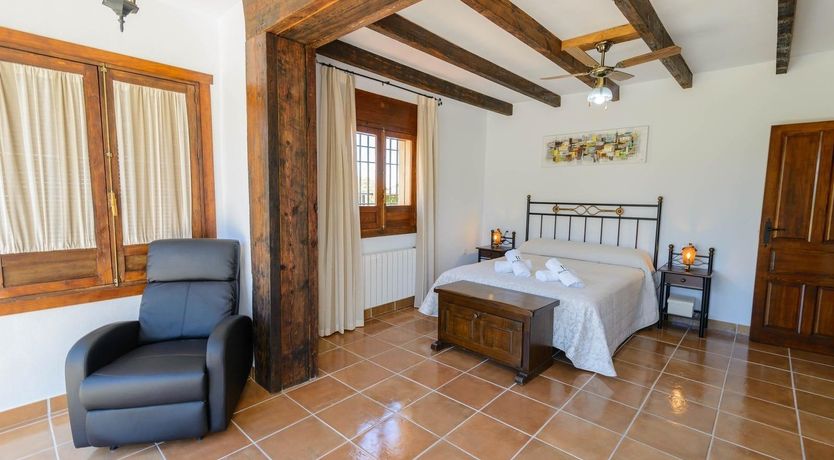 Photo of On Hibiscus Hilltop