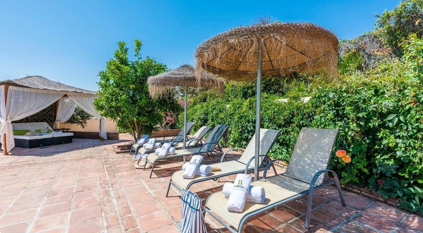 Photo of On Hibiscus Hilltop