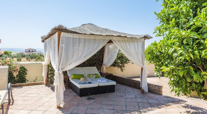 Photo of On Hibiscus Hilltop