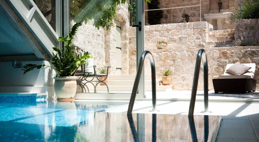 Photo of The Town's Crown