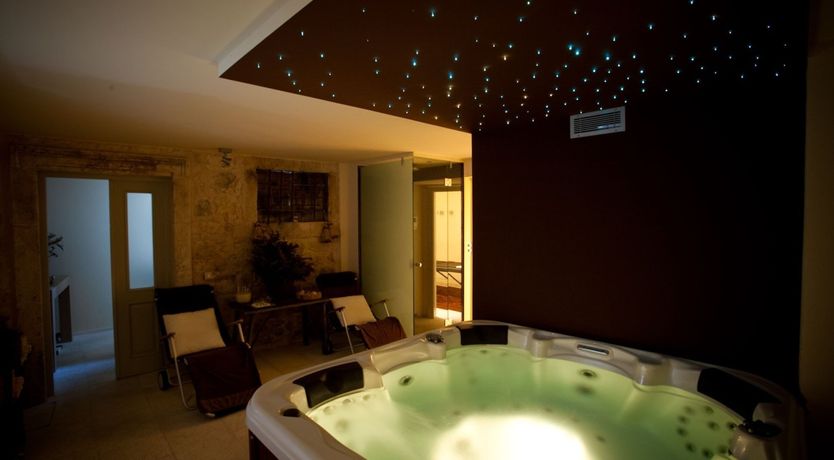 Photo of The Town's Crown