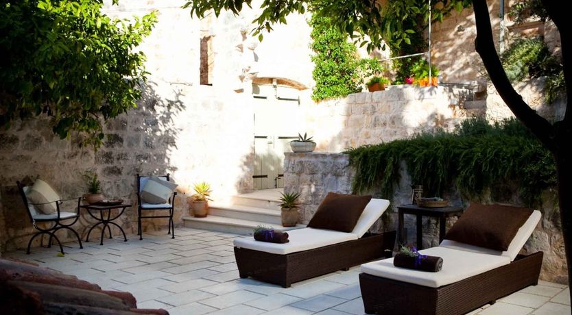 Photo of The Town's Crown