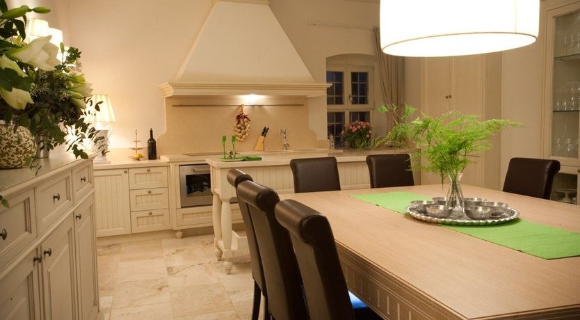 Photo of The Town's Crown