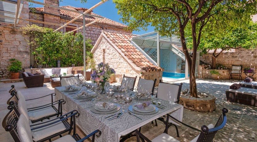 Photo of The Town's Crown