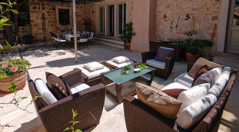 Photo of The Town's Crown