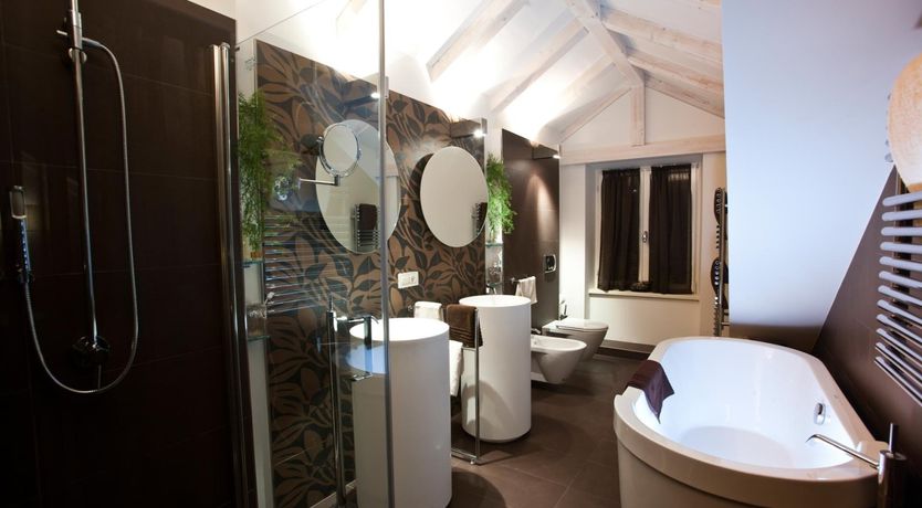 Photo of The Town's Crown