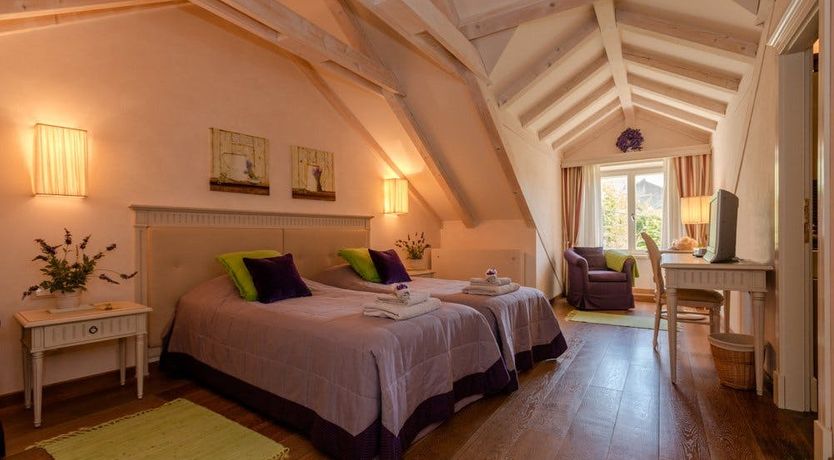 Photo of The Town's Crown