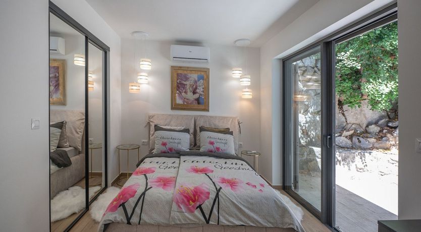 Photo of Palms, Pines & Pools