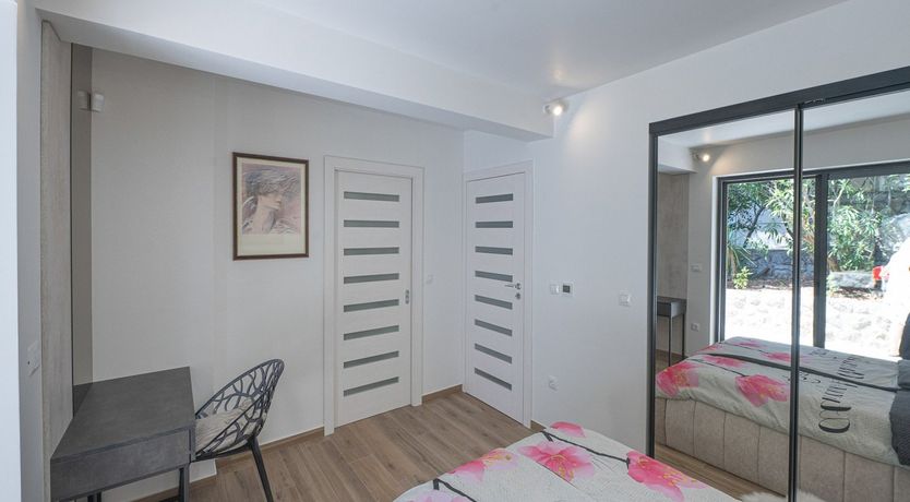 Photo of Palms, Pines & Pools