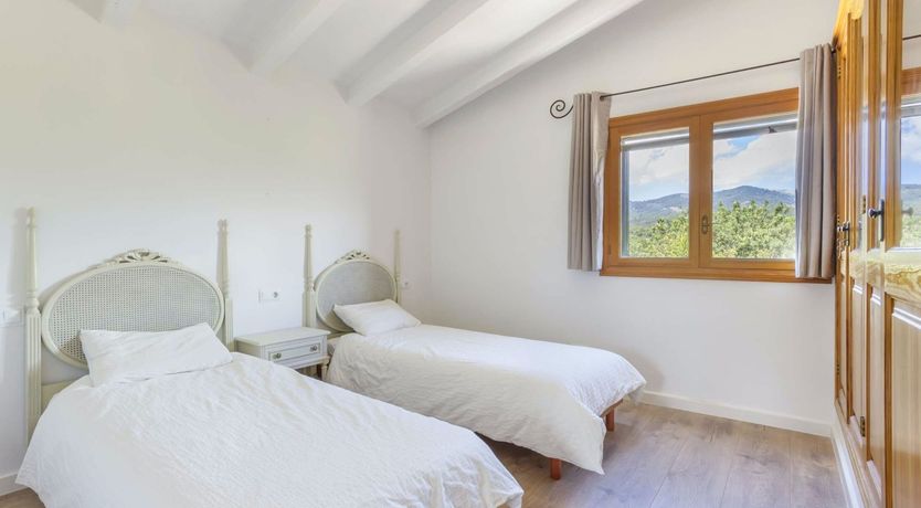 Photo of Romanesque Summertime