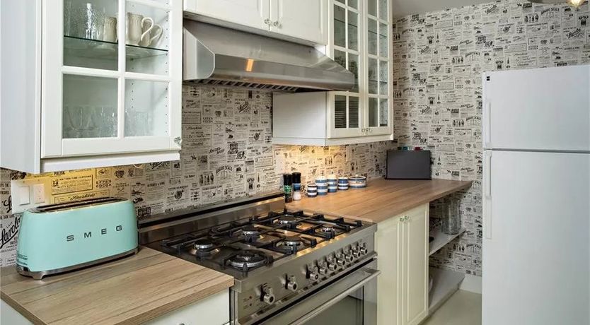 Photo of High Tea & Hedgerows