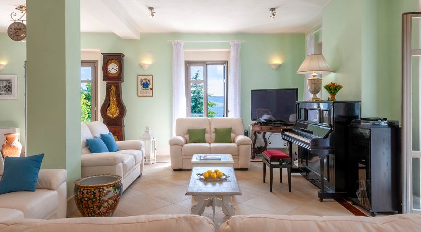 Photo of Sun-Kissed Green Heart