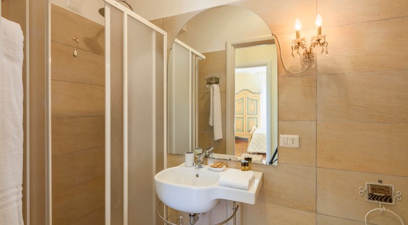 Photo of Sun-Kissed Green Heart