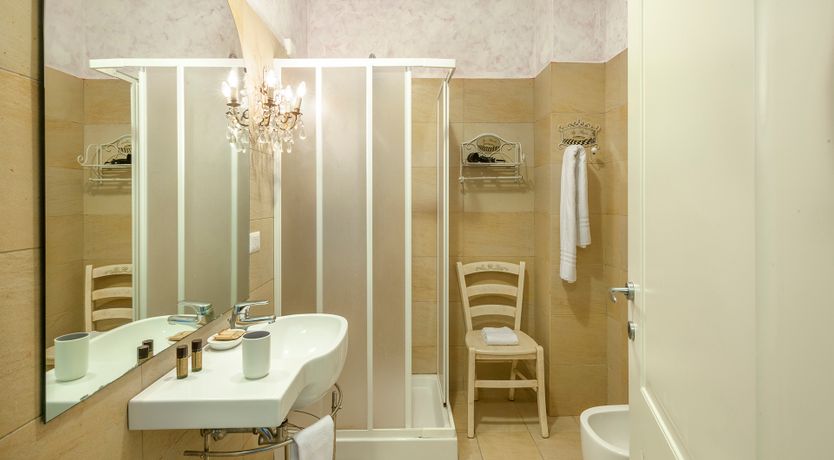 Photo of Sun-Kissed Green Heart