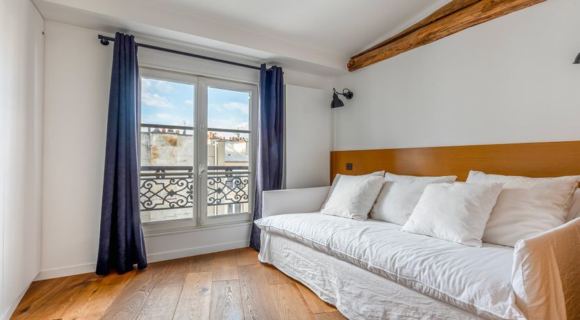 Photo of Parisian Poetry