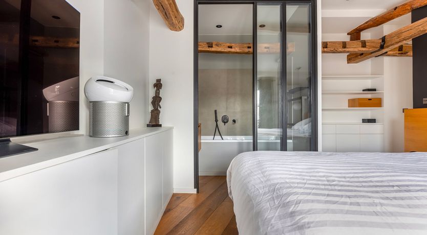 Photo of Parisian Poetry